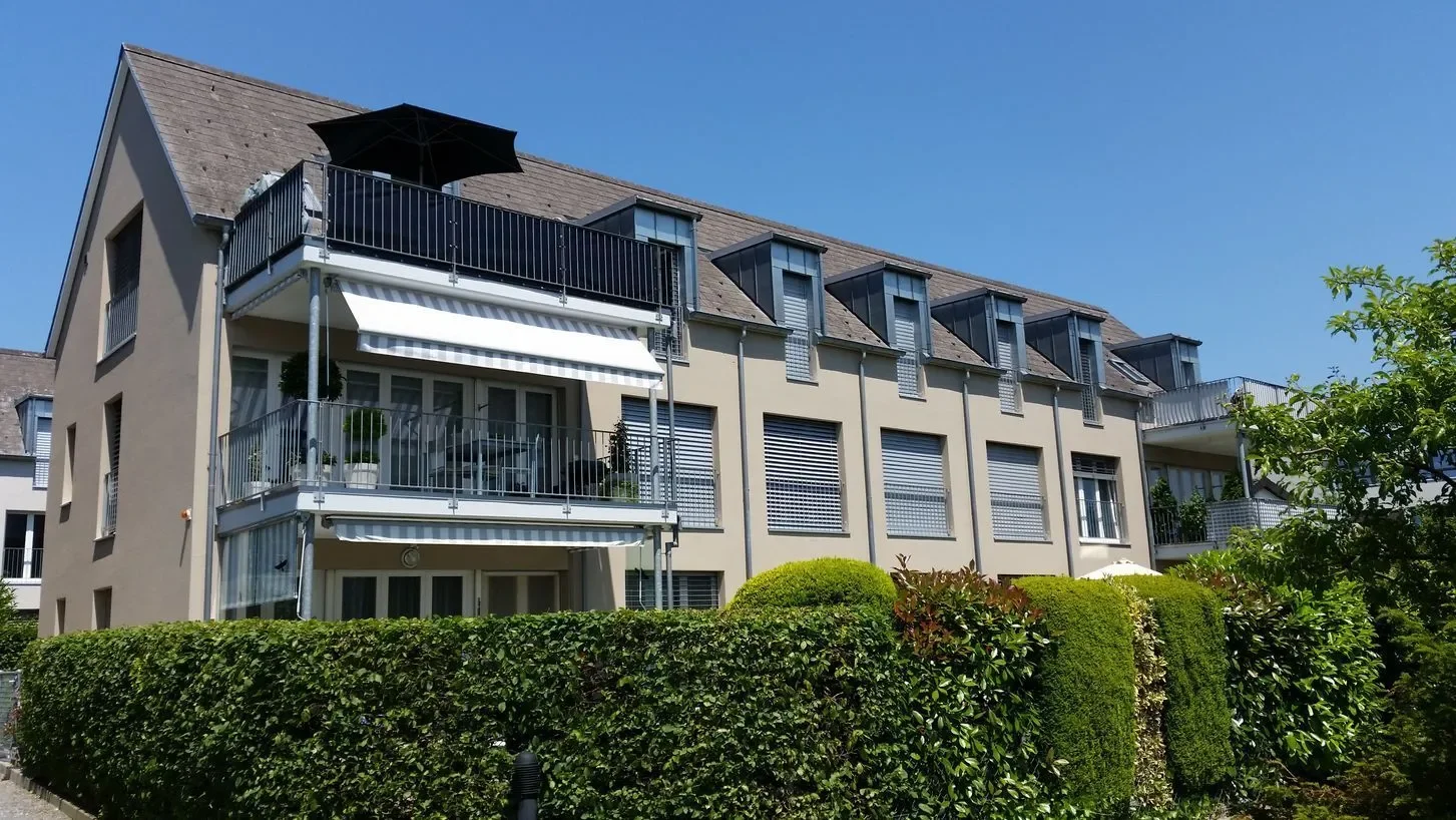 Fassadenrenovation in Hombrechtikon – MALER TEAM Wyss & Partner GmbH