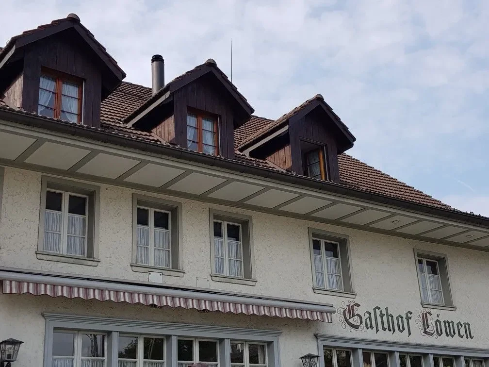 Fassadenrenovation in Sulzbach – MALER TEAM Wyss & Partner GmbH